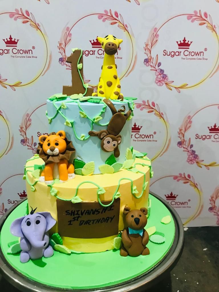 Jungle Theme Cake with Animals by Creme Castle